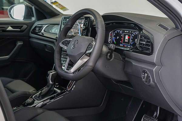 2025 Volkswagen T-Roc 140TSI R-Line D11