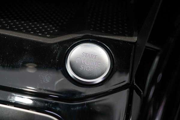 2025 Volkswagen T-Roc 140TSI R-Line D11