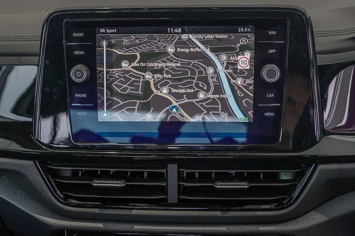 2025 Volkswagen T-Roc 140TSI R-Line D11