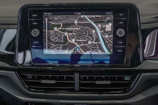 2025 Volkswagen T-Roc 140TSI R-Line D11