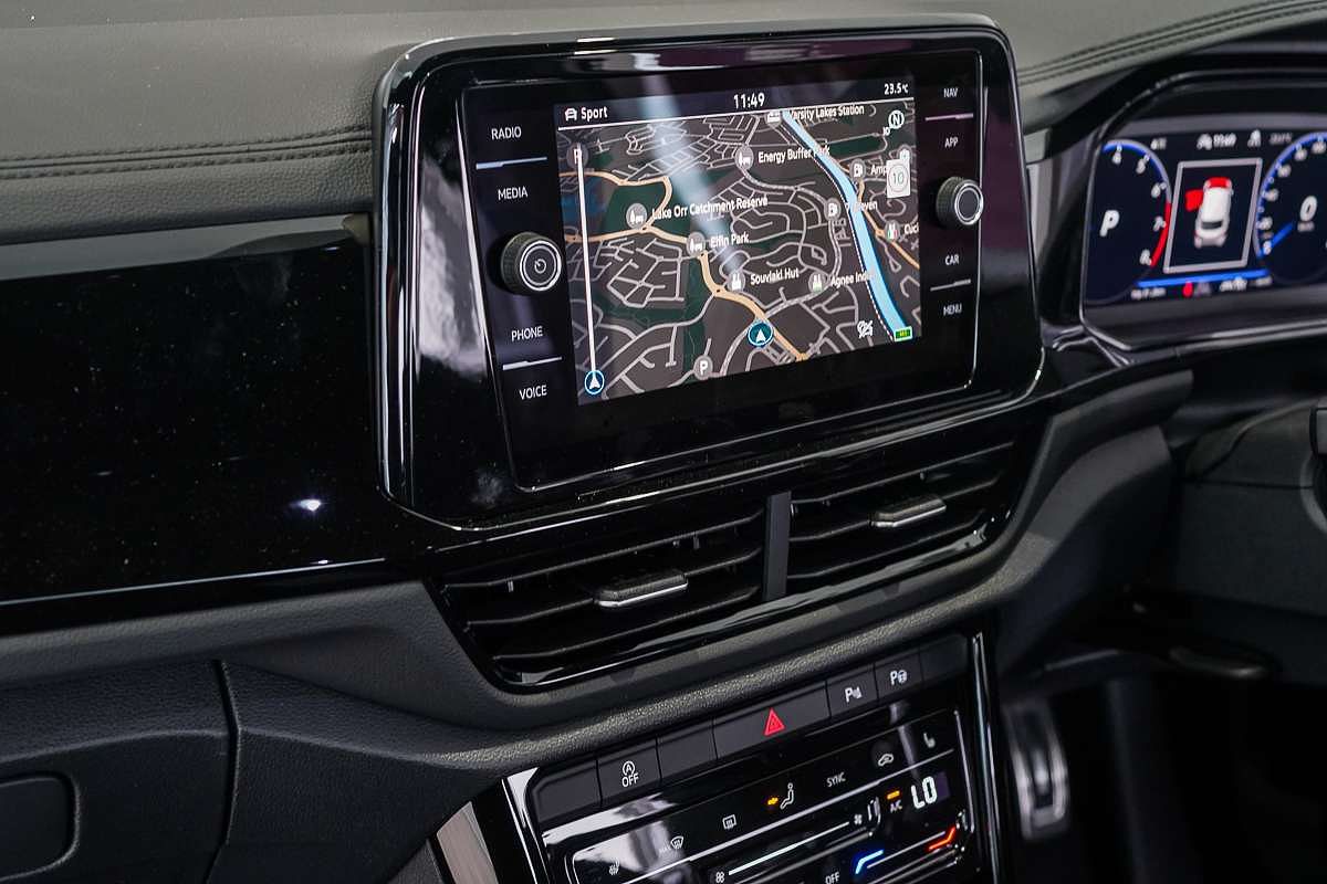 2025 Volkswagen T-Roc 140TSI R-Line D11