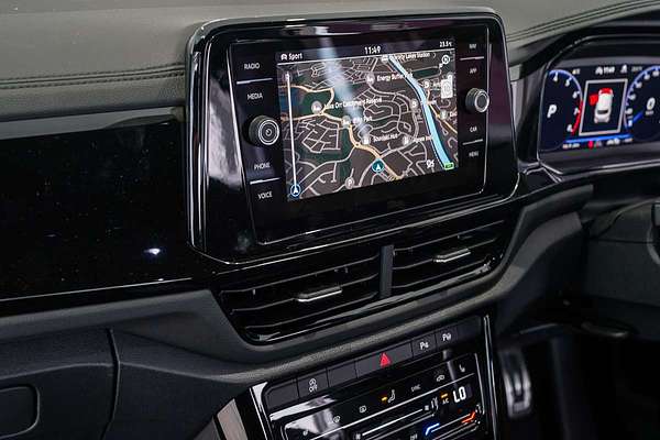 2025 Volkswagen T-Roc 140TSI R-Line D11