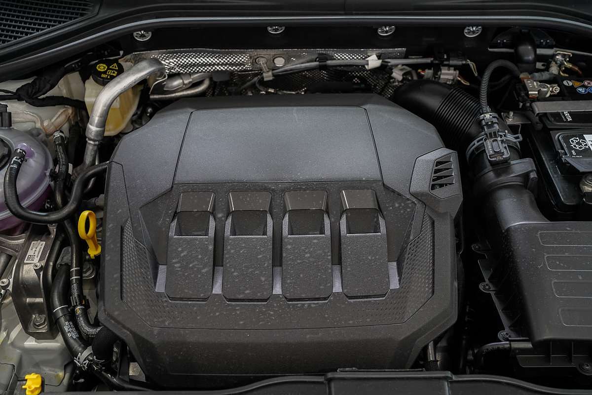 2025 Volkswagen T-Roc 140TSI R-Line D11