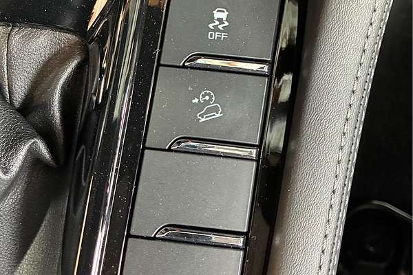 2025 Isuzu MU-X LS-T