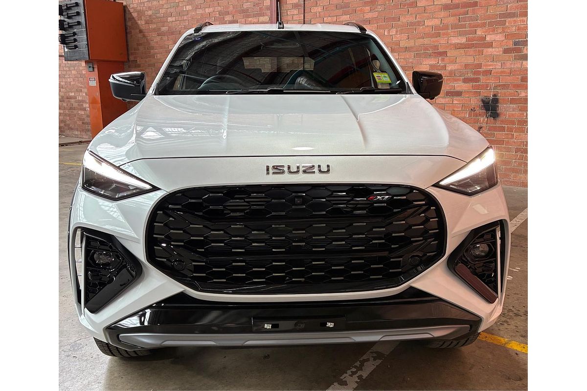 2025 Isuzu MU-X X-TERRAIN