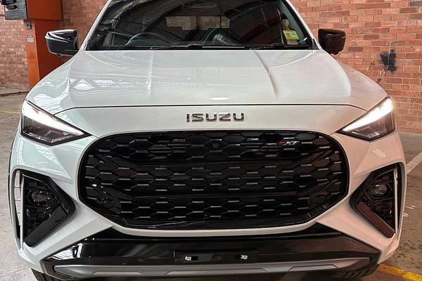 2025 Isuzu MU-X X-TERRAIN