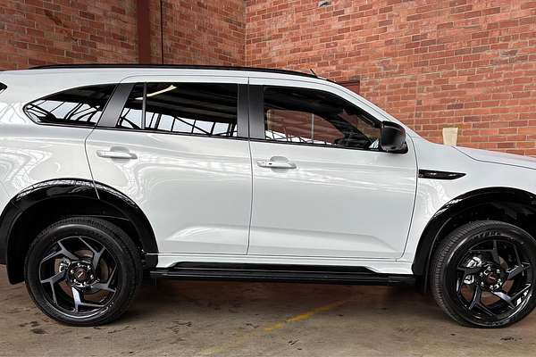 2025 Isuzu MU-X X-TERRAIN