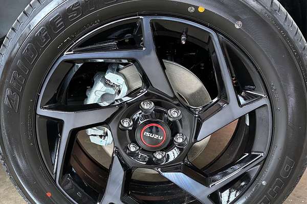 2025 Isuzu MU-X X-TERRAIN