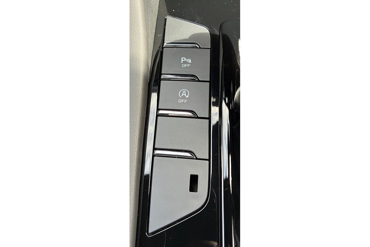 2025 Isuzu MU-X X-TERRAIN