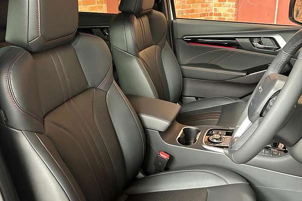 2025 Isuzu MU-X X-TERRAIN