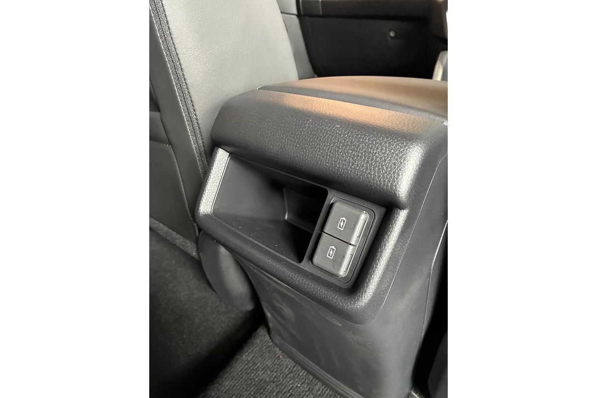 2025 Isuzu MU-X X-TERRAIN