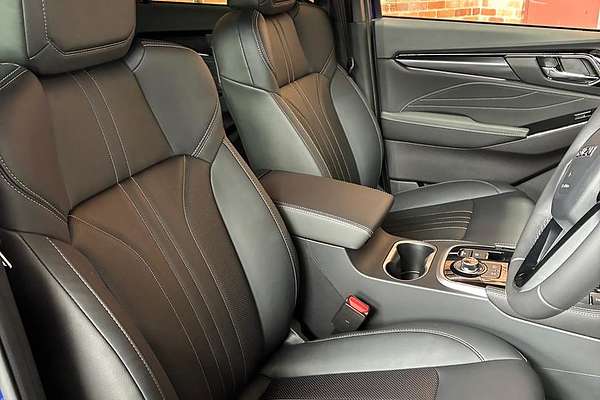 2025 Isuzu MU-X LS-T