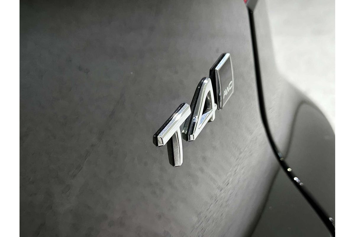 2021 Volvo XC40 T4 Inscription