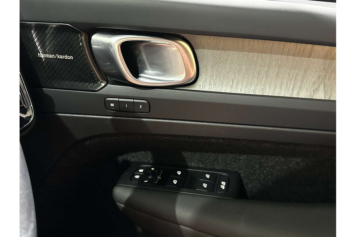 2021 Volvo XC40 T4 Inscription