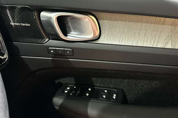 2021 Volvo XC40 T4 Inscription