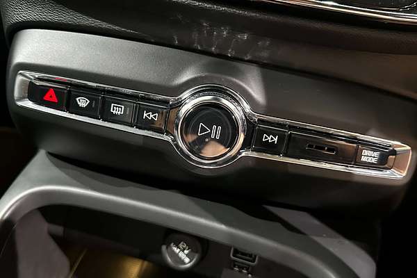 2021 Volvo XC40 T4 Inscription