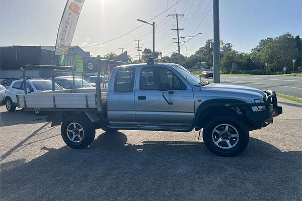 2004 Toyota Hilux VZN172R 4X4