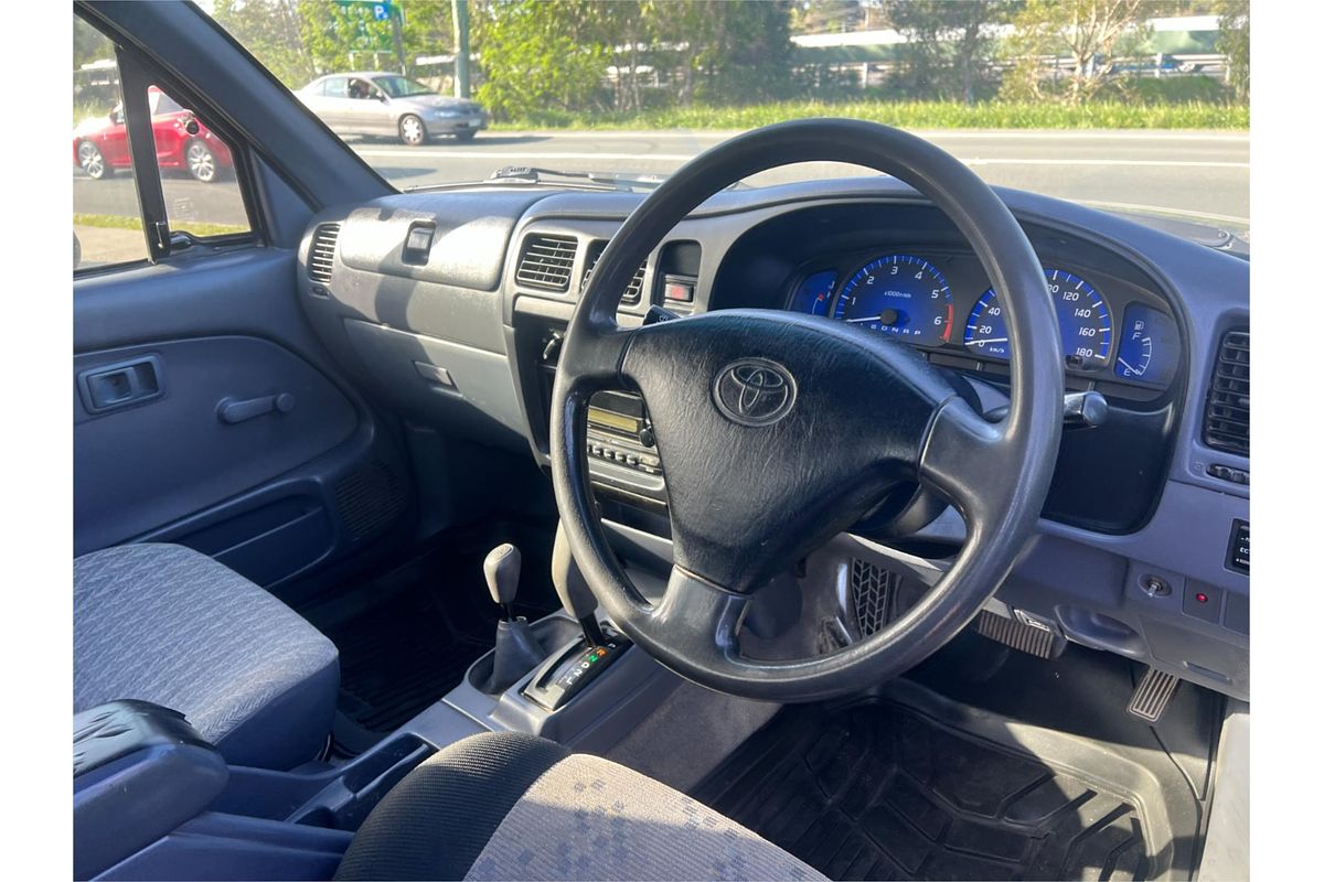 2004 Toyota Hilux VZN172R 4X4