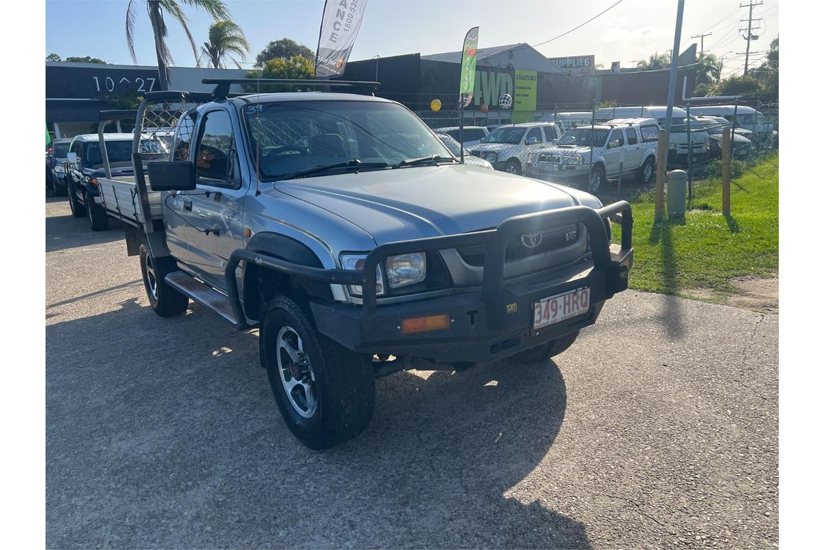 2004 Toyota Hilux VZN172R 4X4