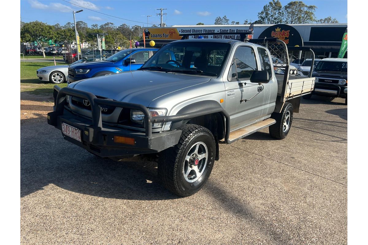 2004 Toyota Hilux VZN172R 4X4