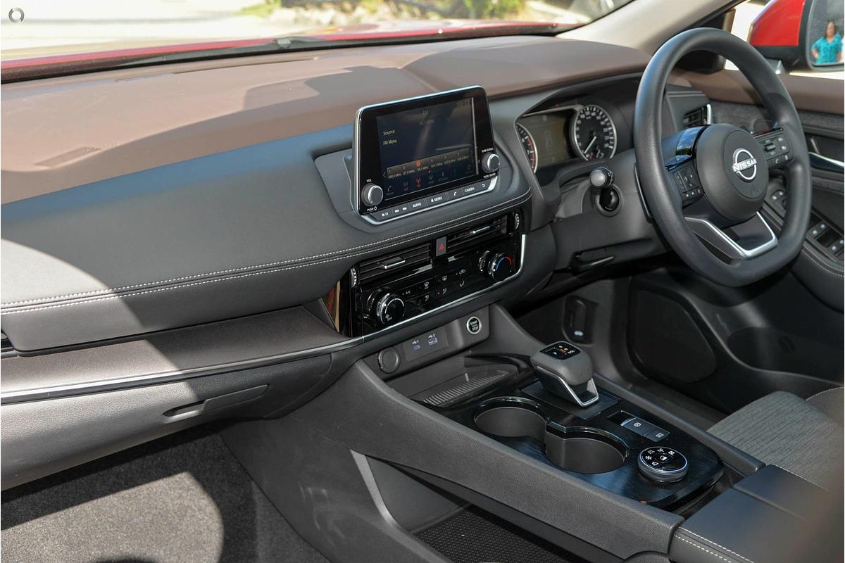 2025 Nissan X-TRAIL ST T33