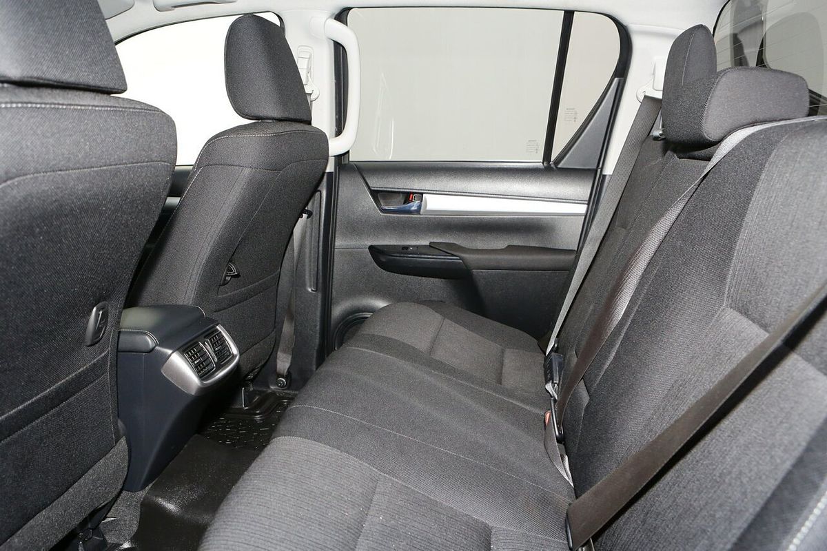 2022 Toyota Hilux SR5 GUN126R 4X4