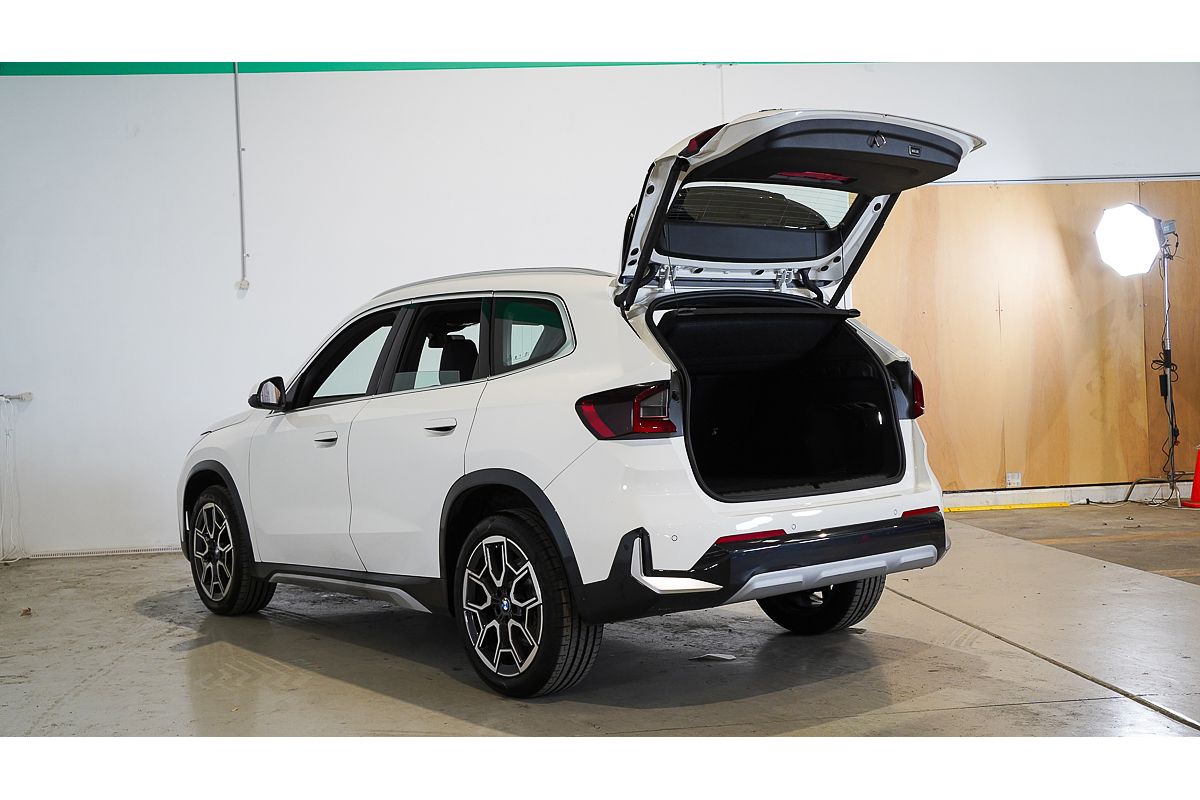 2025 BMW X1 sDrive18i U11