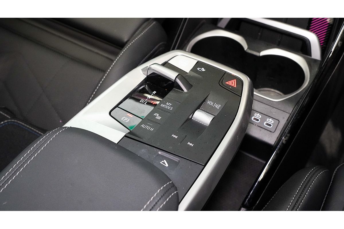 2025 BMW X1 sDrive18i U11