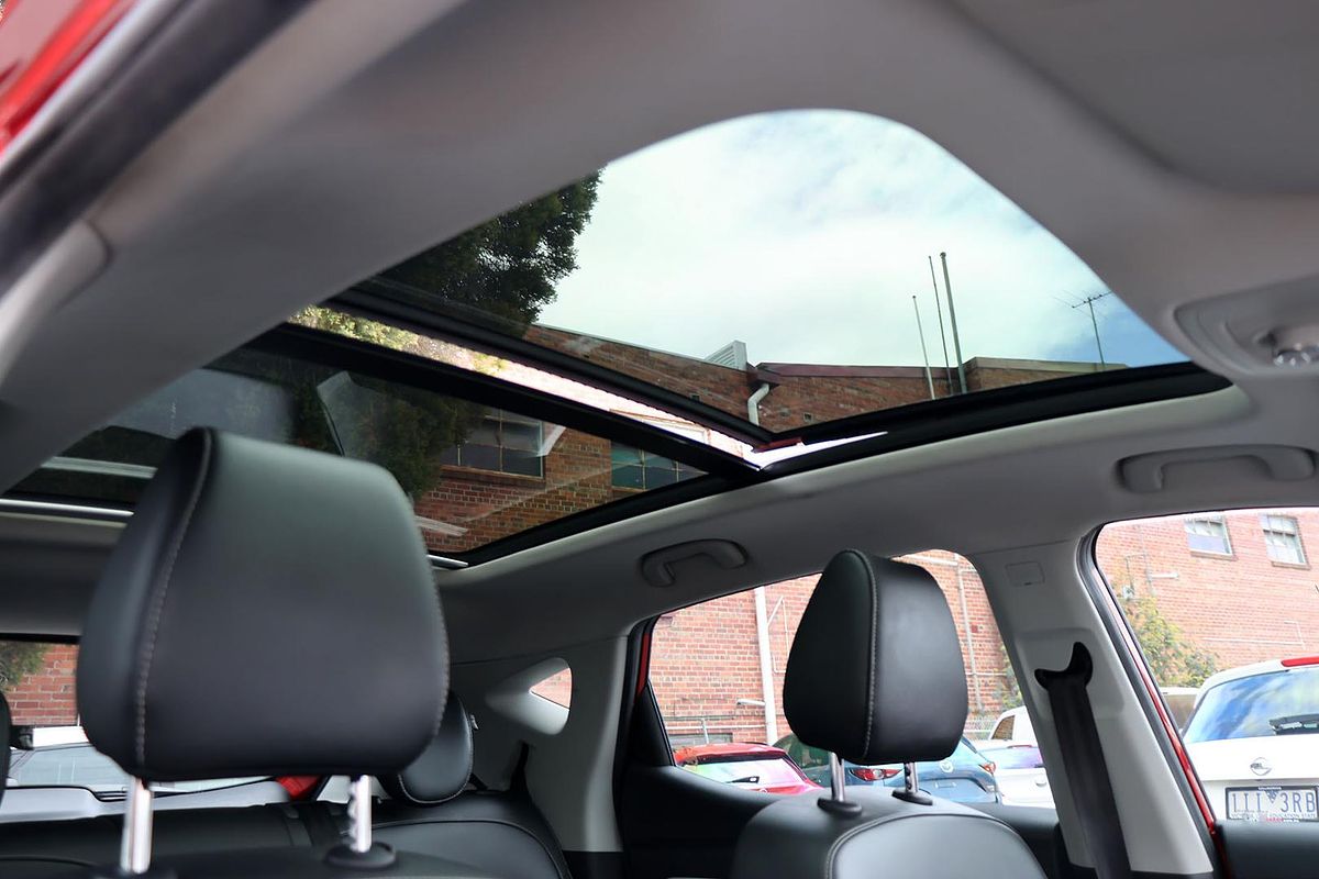 2019 MG ZS Essence AZS1