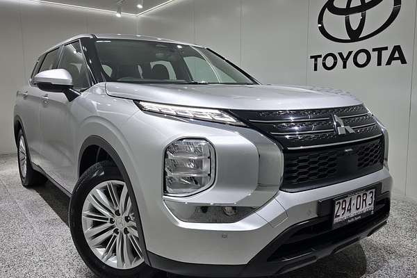 2023 Mitsubishi Outlander ES ZM