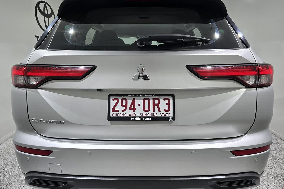 2023 Mitsubishi Outlander ES ZM