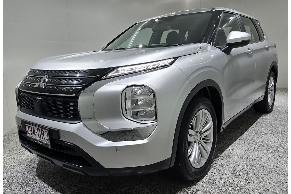 2023 Mitsubishi Outlander ES ZM