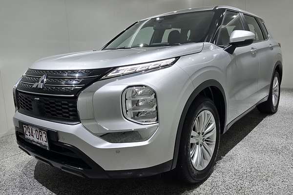 2023 Mitsubishi Outlander ES ZM