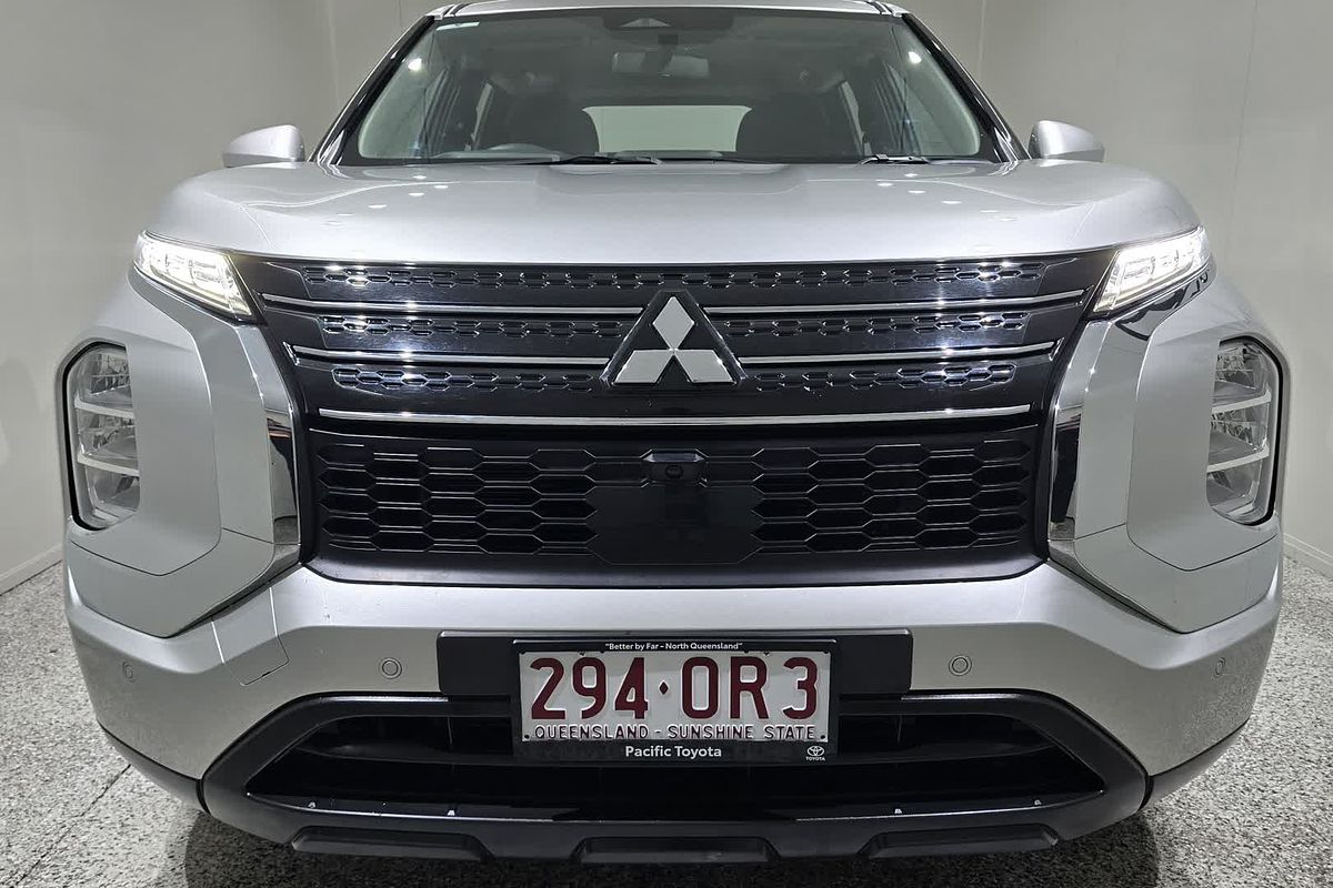 2023 Mitsubishi Outlander ES ZM