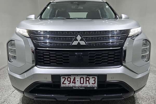 2023 Mitsubishi Outlander ES ZM