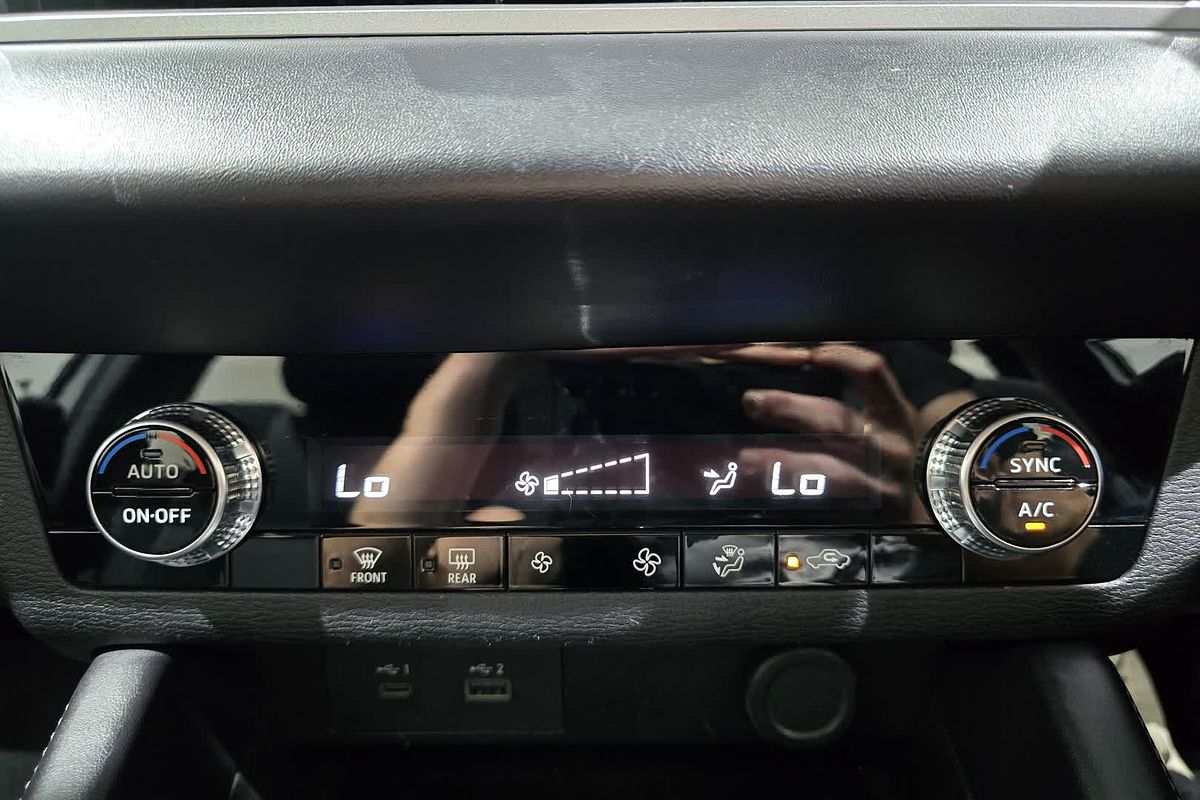 2023 Mitsubishi Outlander ES ZM