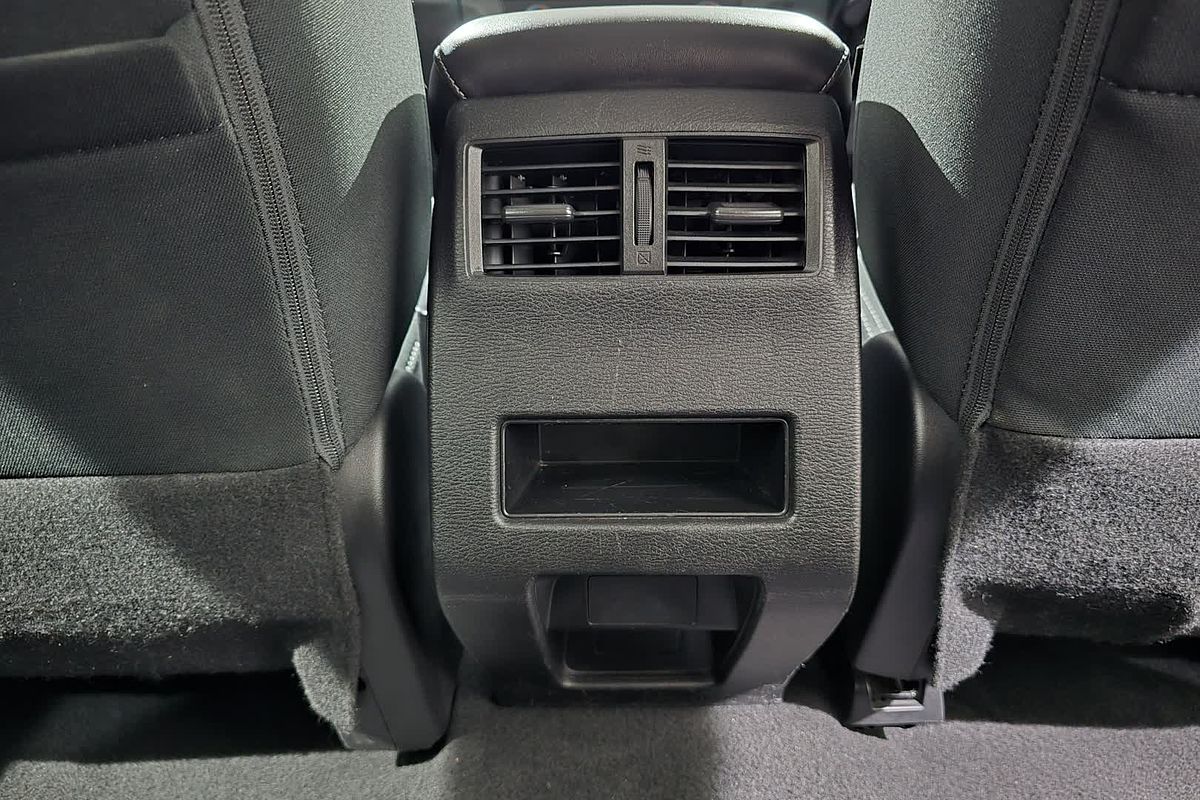 2023 Mitsubishi Outlander ES ZM