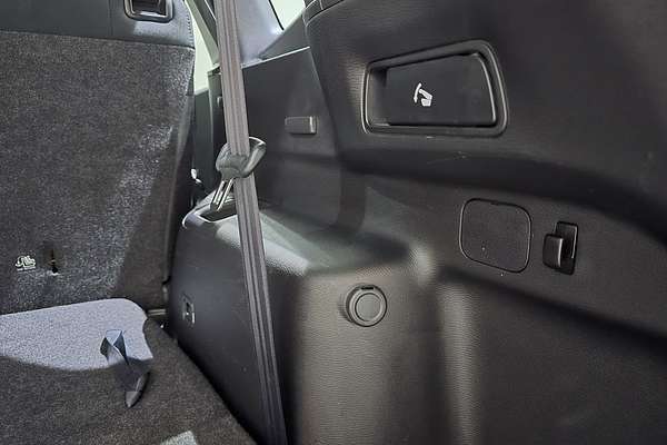 2023 Mitsubishi Outlander ES ZM