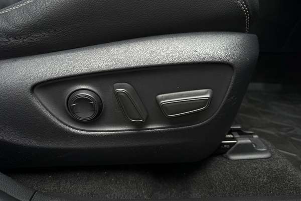 2019 Toyota RAV4 Cruiser AXAH52R