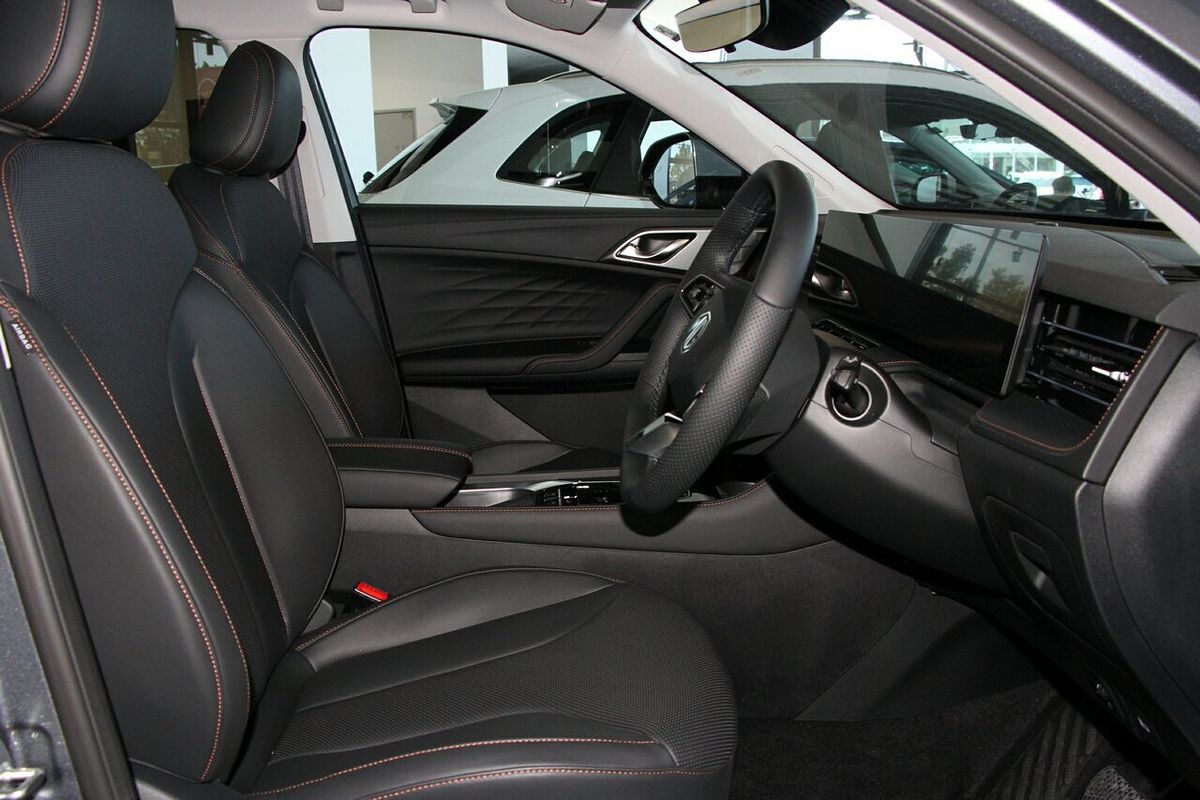 2025 MG HS Hybrid+ Essence AS33H