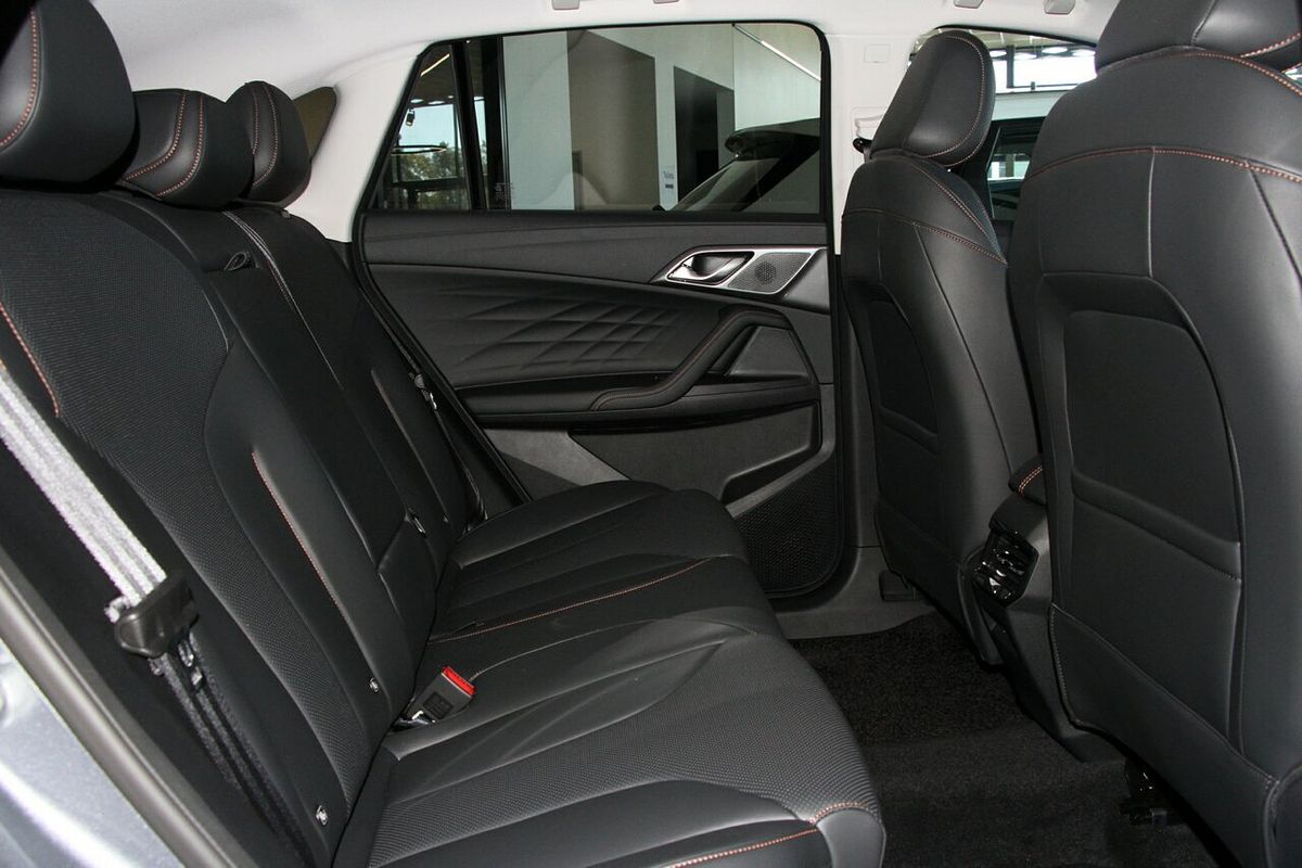 2025 MG HS Hybrid+ Essence AS33H