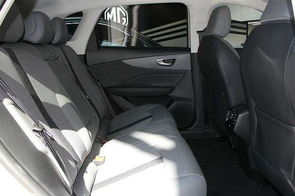 2025 MG MGS5 EV Essence 62 ZS3EM