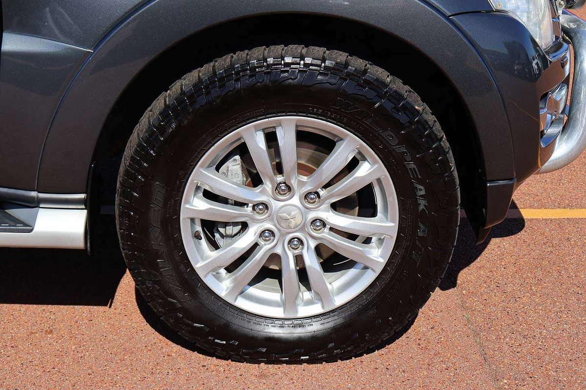 2015 Mitsubishi Pajero GLS NX