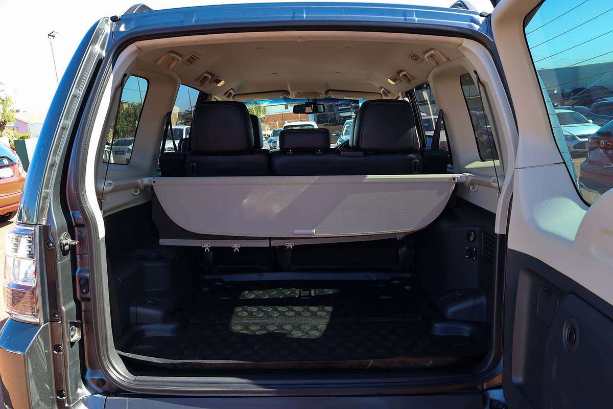 2015 Mitsubishi Pajero GLS NX