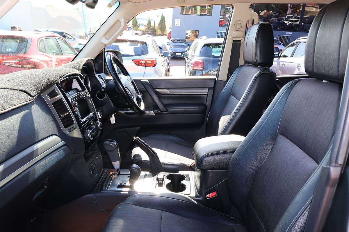 2015 Mitsubishi Pajero GLS NX