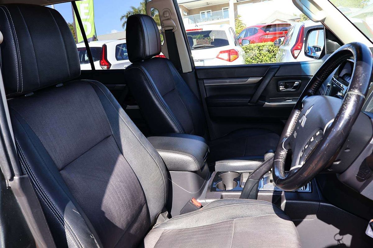 2015 Mitsubishi Pajero GLS NX