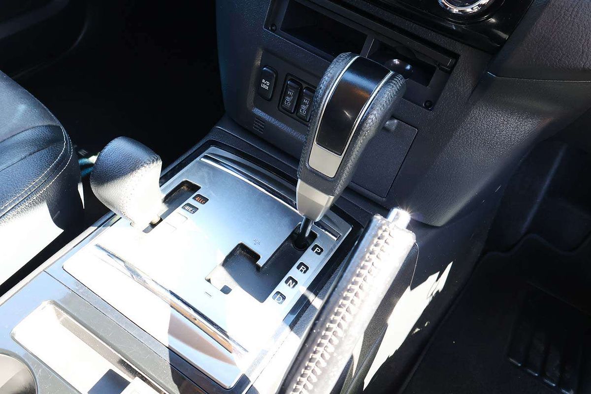 2015 Mitsubishi Pajero GLS NX