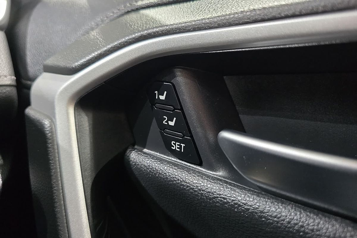 2020 Toyota RAV4 Cruiser AXAH52R