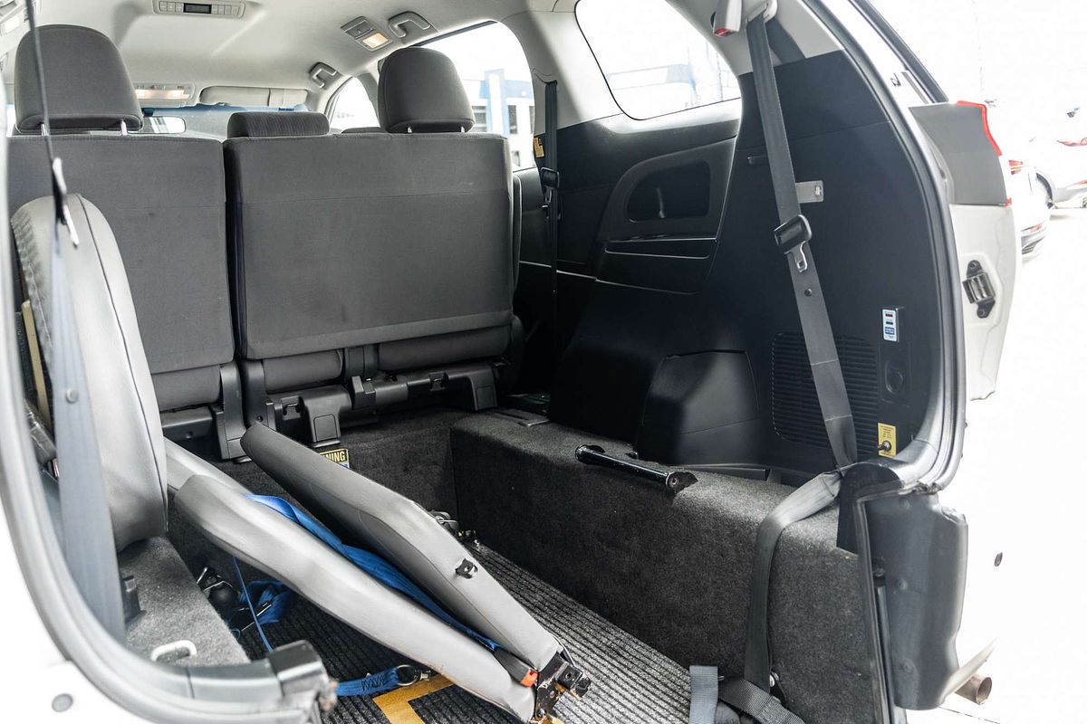 2013 Toyota Tarago GLi ACR50R