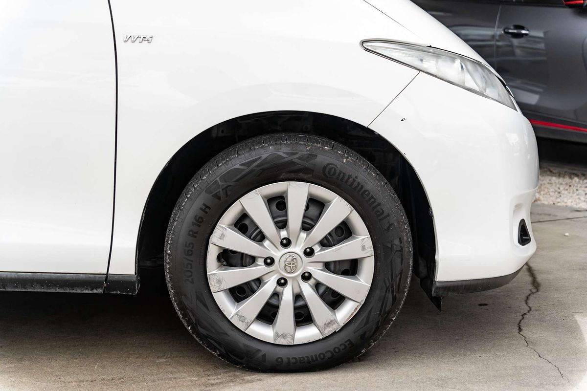 2013 Toyota Tarago GLi ACR50R